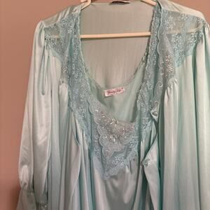 Sexy sleepwear  Vanity Fair Mint Green Lace Peignoir Gown And Robe Set M
